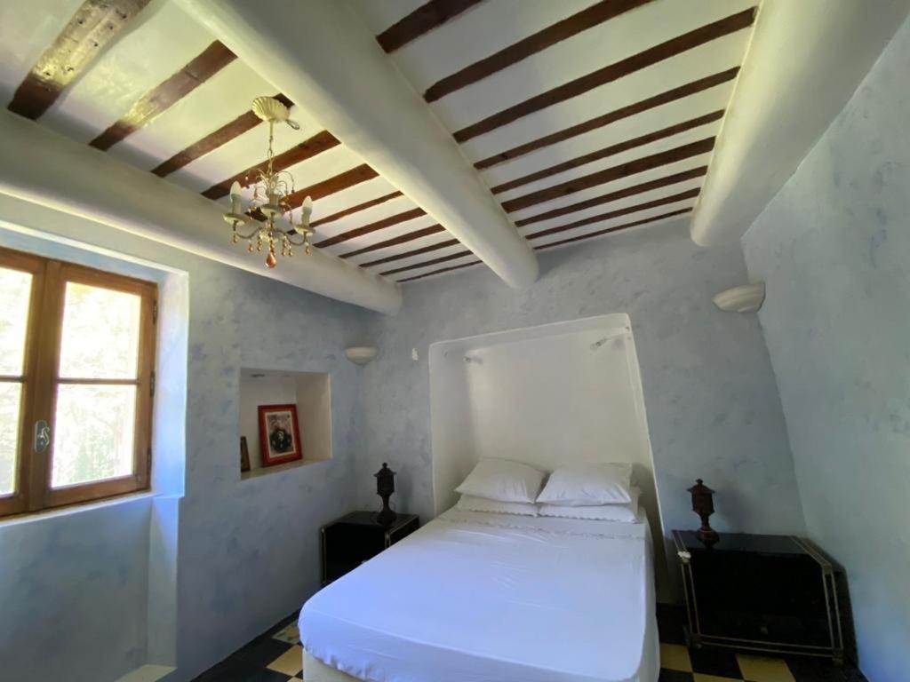 Maison D'Hotes, Superbe Et Spacieuse ,Dans Un Cadre Charmant Calme Et Verdoyant Перн-ле-Фонтен Экстерьер фото